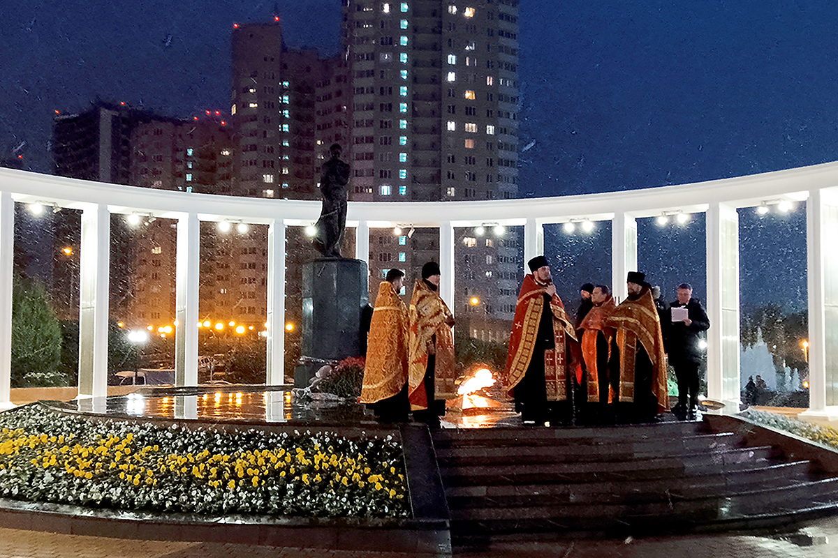 Свеча Памяти горит, не угасает!